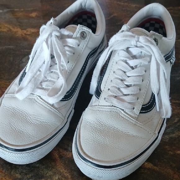 Vans White and Black Canvas Sneakers Low-Top Design - Picture 3 of 7